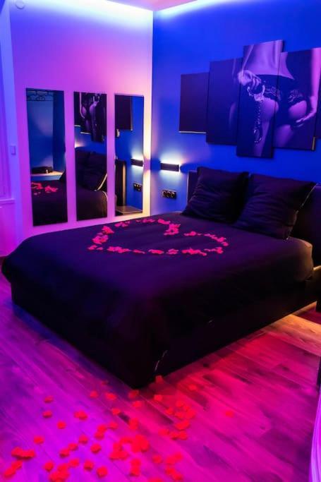 Blue Night - Jacuzzi - Bord De Seine Apartment Corbeil-Essonnes Exterior photo