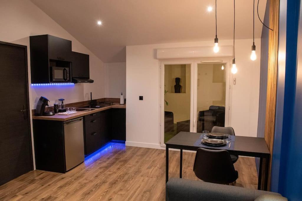 Blue Night - Jacuzzi - Bord De Seine Apartment Corbeil-Essonnes Exterior photo